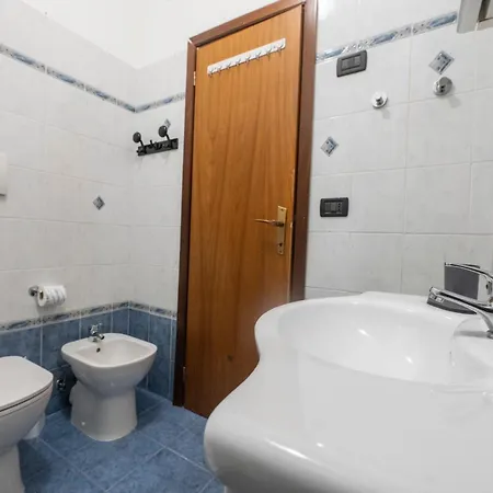 Appartement 228 - Casa Guarda Stelle - In Con Piscina E Aree Esterne Comuni A 1km Dal Mare Rapallo